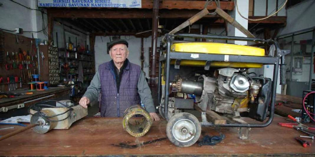 Kim der 88 yaşında diye? 74 yıllık meslek hayatıyla gençlere taş çıkarıyor! 4